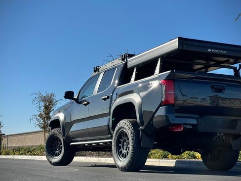 Used 2024 Toyota Tacoma TRD Off-Road image 11