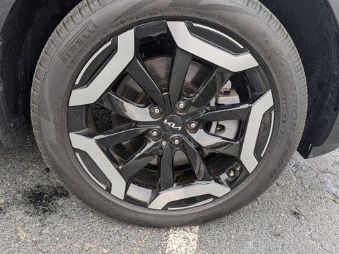 Used 2024 Kia Telluride EX w/ EX Captain's Chair Package image 10