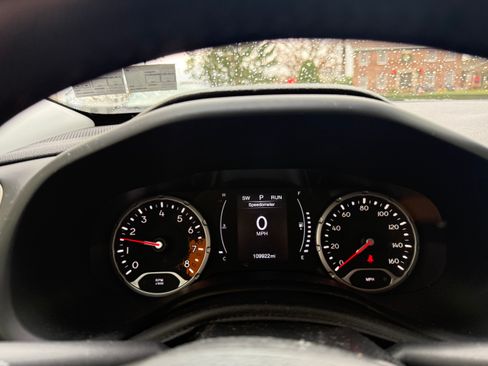 Used 2017 Jeep Renegade Latitude image 5