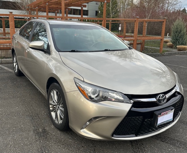 Used 2017 Toyota Camry SE FWD image 2