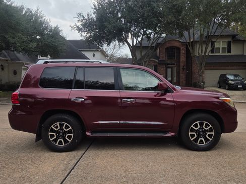 Used 2011 Lexus LX 570 4WD w/ Luxury Pkg image 8