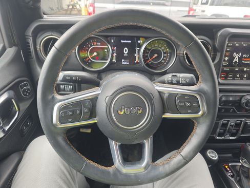 Used 2021 Jeep Wrangler Unlimited Sahara AWD/4WD image 8