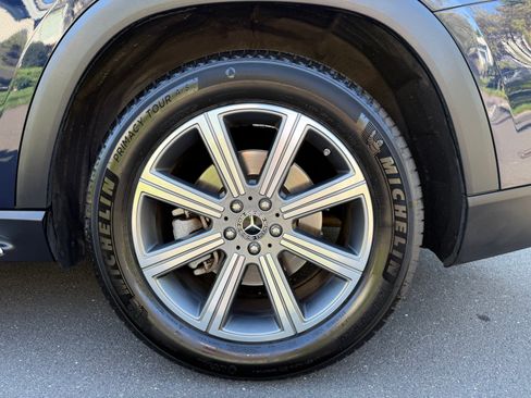Used 2021 Mercedes-Benz GLS 450 4MATIC image 18