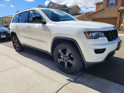 Used 2019 Jeep Grand Cherokee Laredo