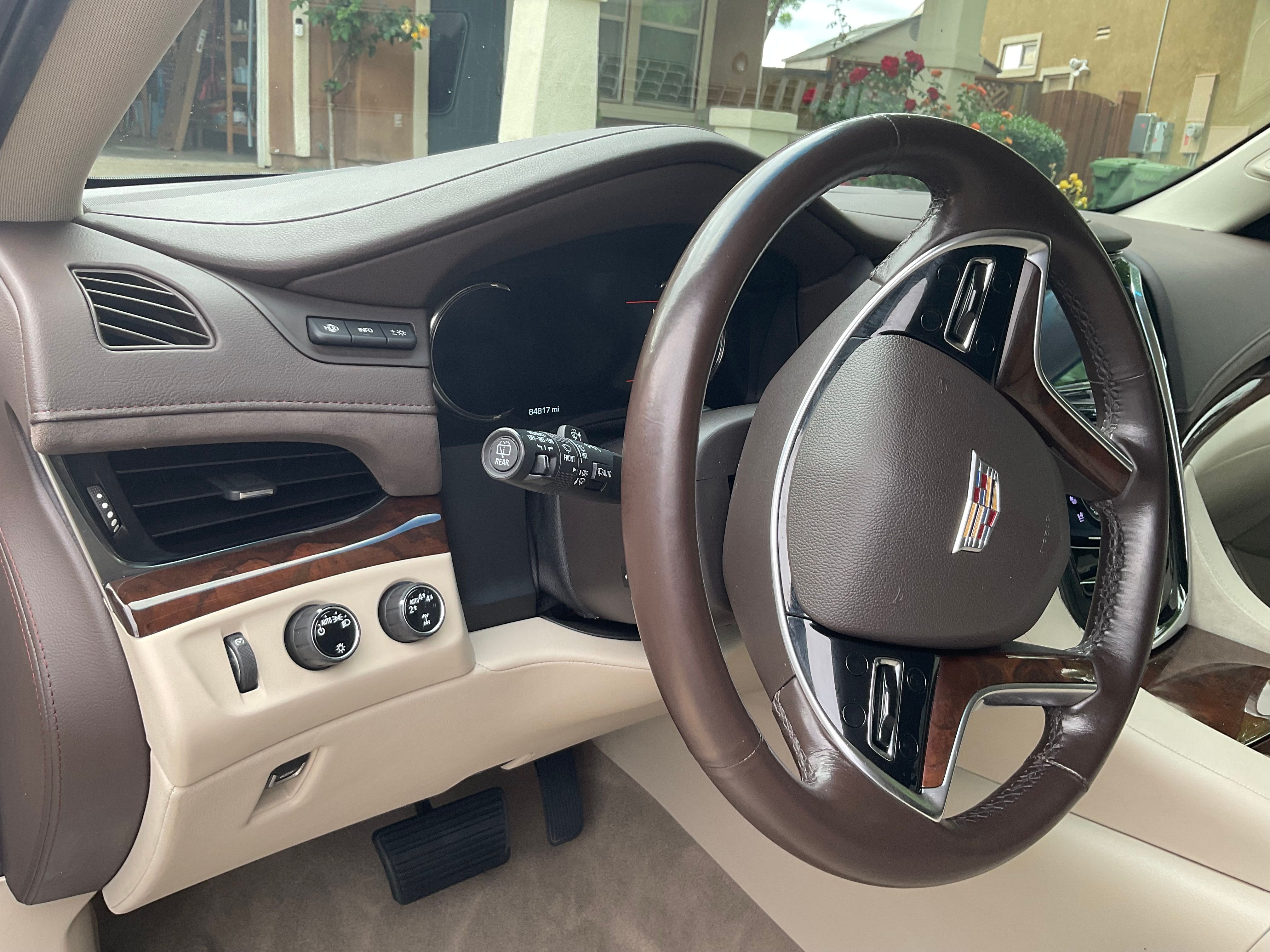 Used 2017 Cadillac Escalade Premium Luxury AWD/4WD image 12