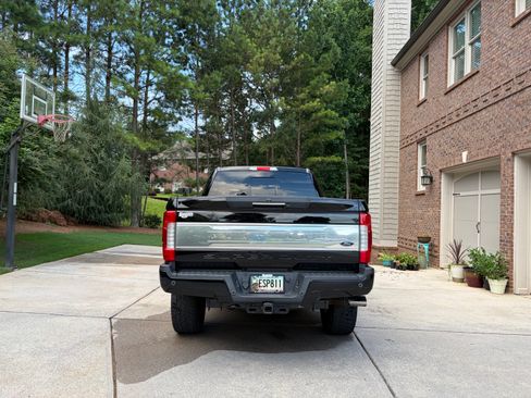Used 2017 Ford F250 Platinum AWD/4WD image 6