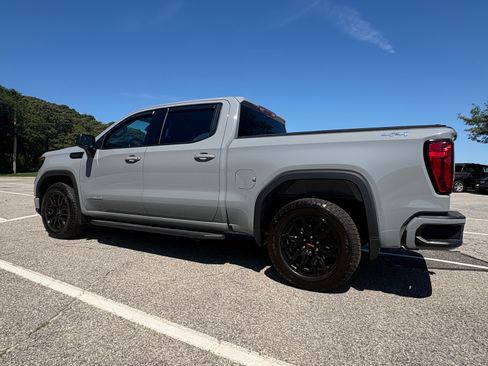 Used 2024 GMC Sierra 1500 Elevation AWD/4WD image 8