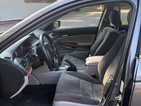 Used 2011 Honda Accord EX image 11