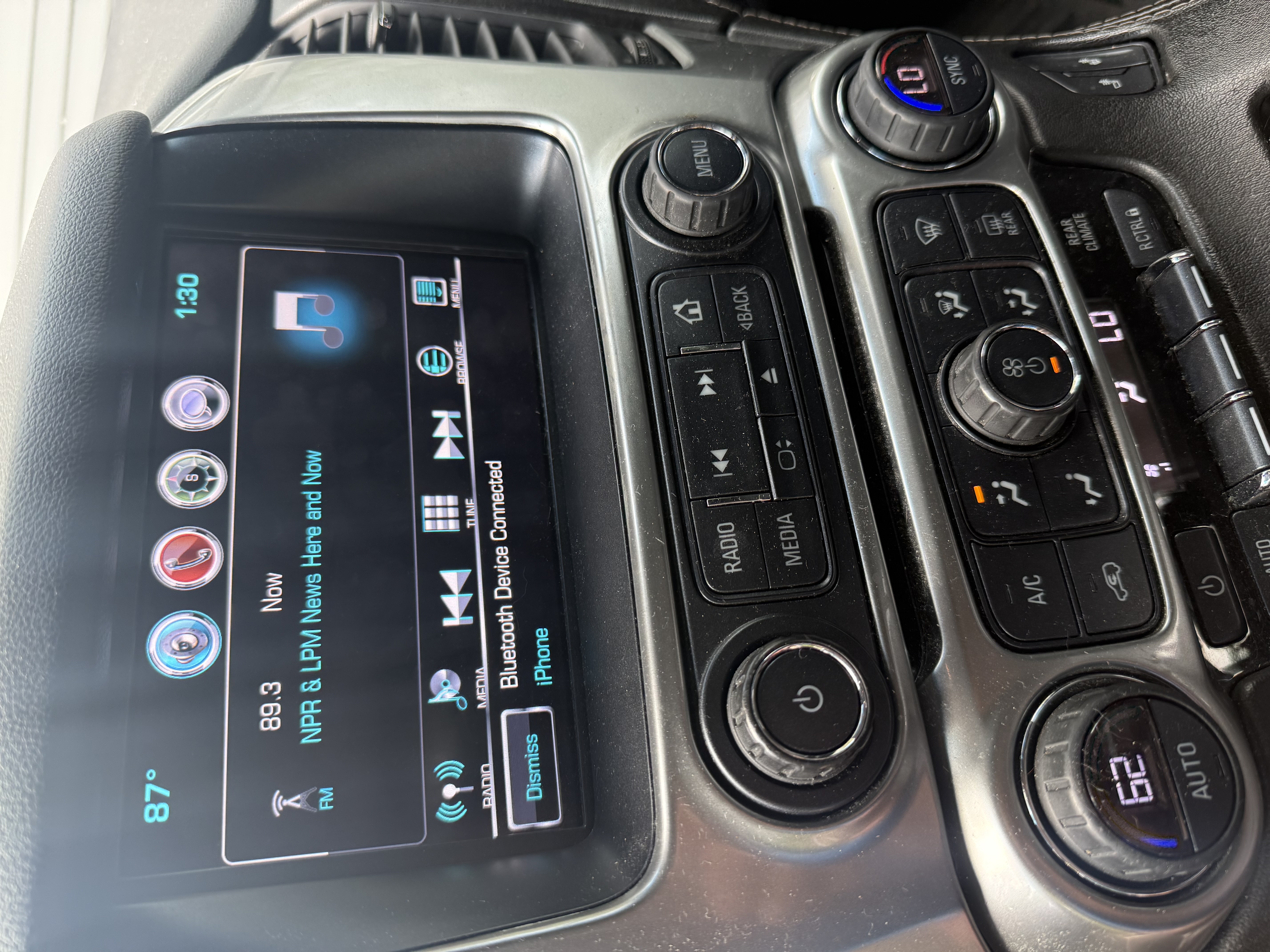Used 2017 Chevrolet Suburban LT AWD/4WD image 5