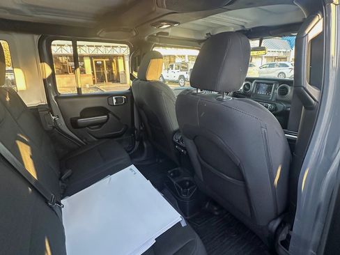 Used 2018 Jeep Wrangler Unlimited Sport S image 13