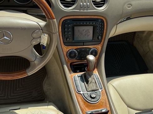 Used 2004 Mercedes-Benz SL 600 image 8