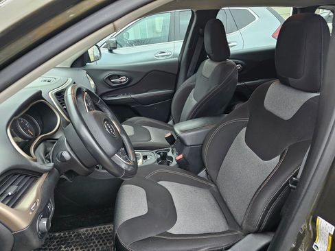 Used 2016 Jeep Cherokee Sport w/ Cold Weather Group image 19