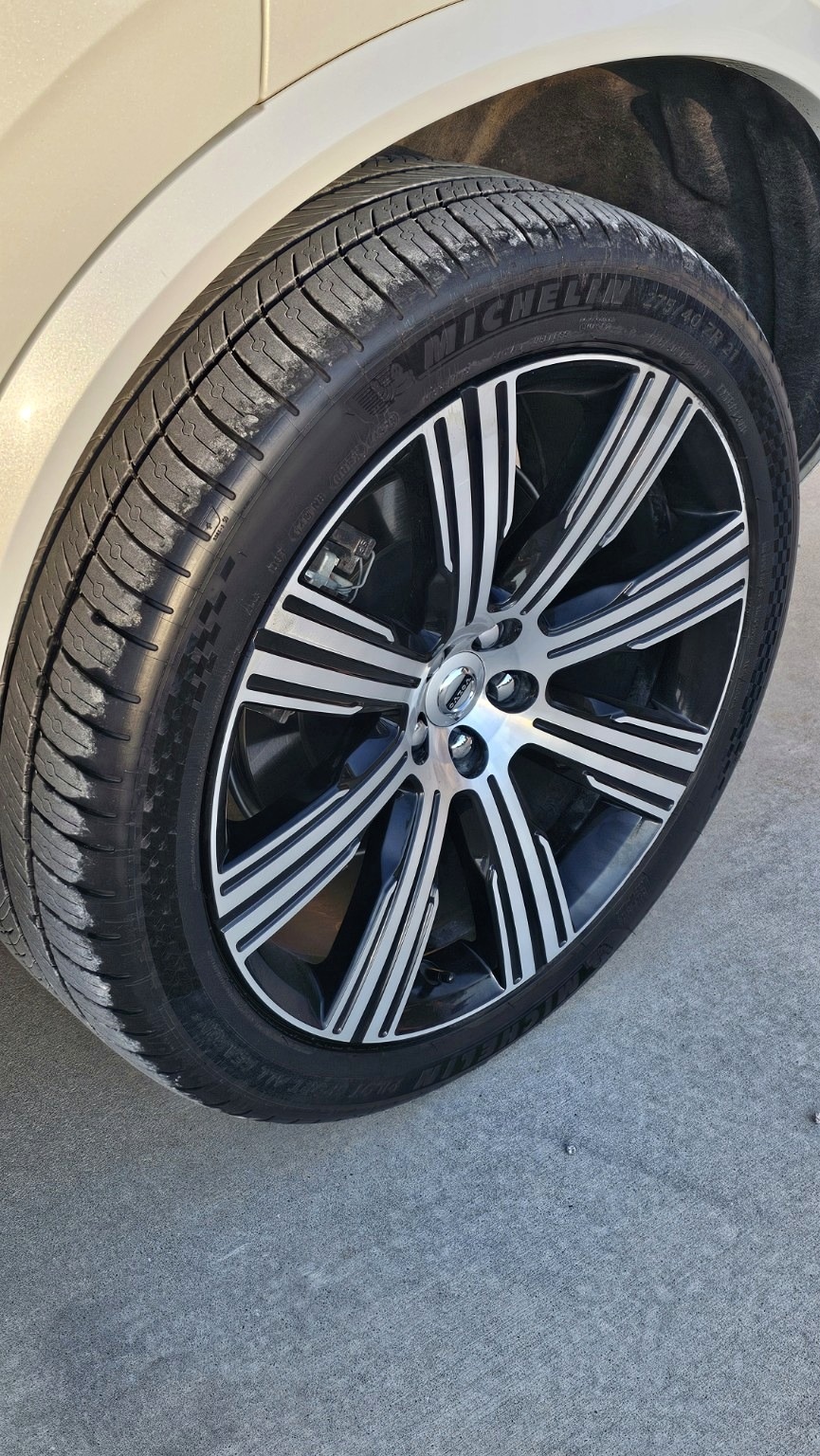 Used 2023 Volvo XC90 T8 Ultimate AWD/4WD image 25