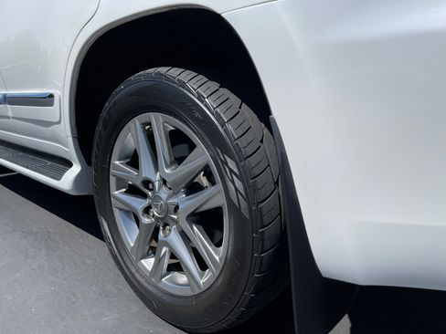 Used 2014 Lexus LX 570 4WD image 5