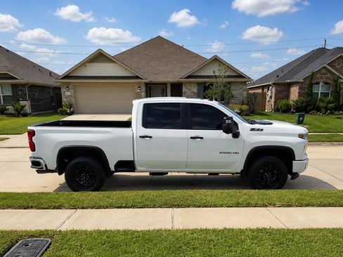 Used 2024 Chevrolet Silverado 2500 LT w/ Z71 Sport Edition AWD/4WD image 8