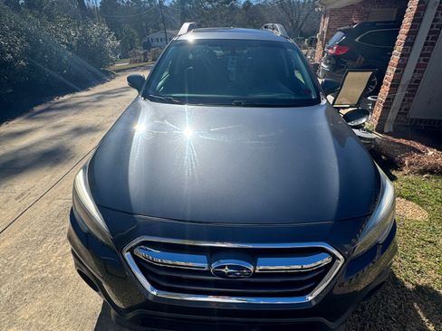 Used 2019 Subaru Outback 2.5i Limited w/ Popular Package #2 image 1