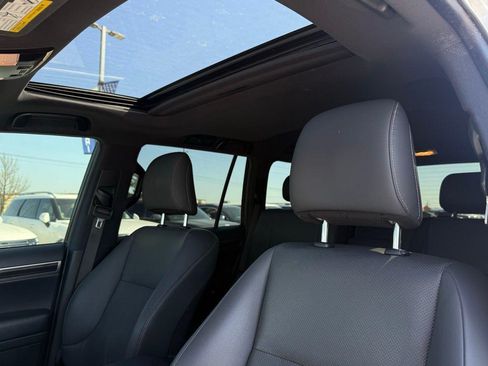 Used 2021 Lexus GX 460 Premium w/ Premium Package image 11