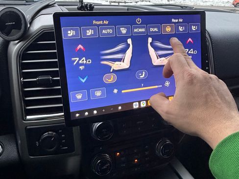 Used 2015 Ford F150 Lariat w/ Equipment Group 502A Luxury image 28