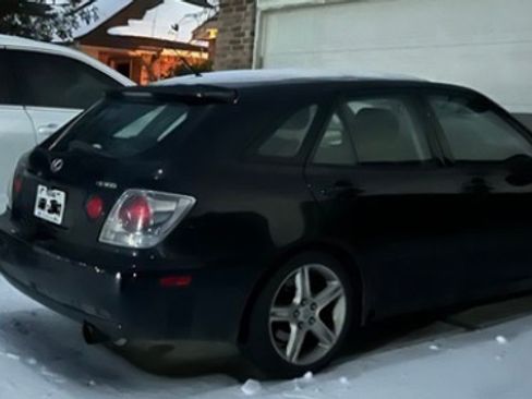 Used 2005 Lexus IS 300 SportCross RWD image 11