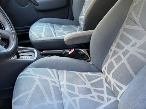 Used 2013 Ford Transit Connect XLT image 6