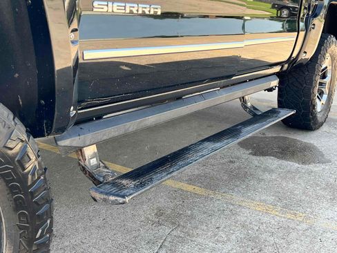 Used 2017 GMC Sierra 1500 SLT w/ SLT Premium Package AWD/4WD image 15