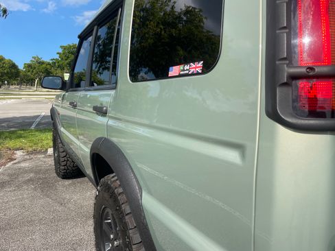 Used 2003 Land Rover Discovery S image 2