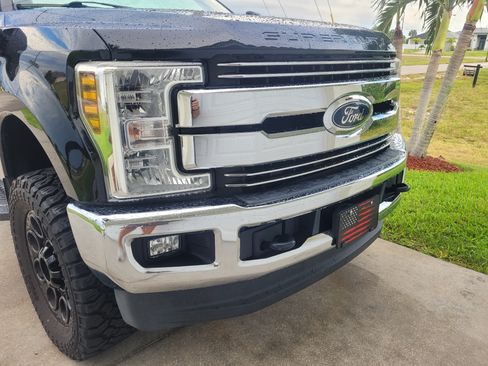 Used 2019 Ford F250 Lariat w/ Lariat Value Package AWD/4WD image 6