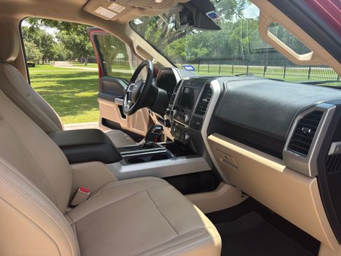 Used 2017 Ford F150 Lariat w/ Equipment Group 502A Luxury AWD/4WD image 9