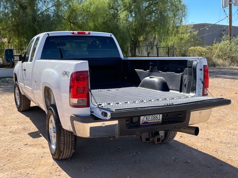 Used 2011 GMC Sierra 2500 SLE w/ SLE Preferred Package image 11