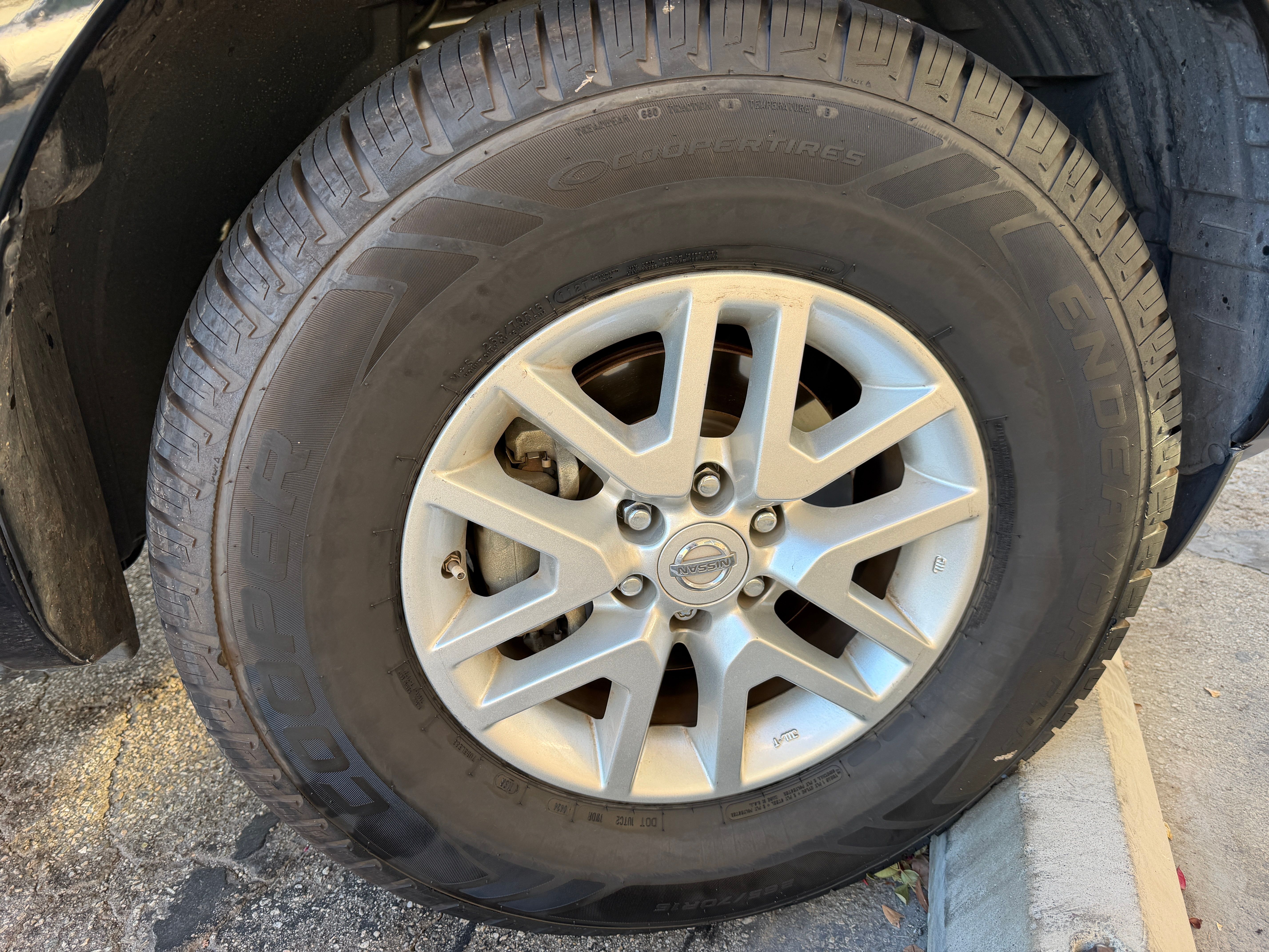 Used 2015 Nissan Frontier SV w/ SV Value Truck Package RWD image 14