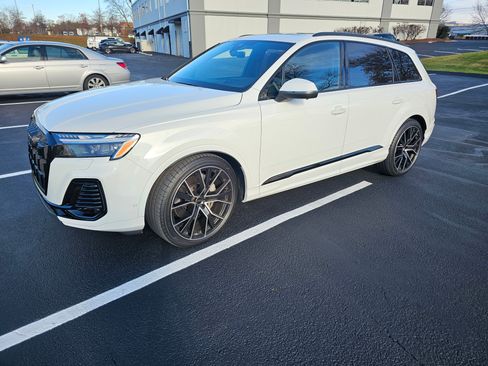 Used 2025 Audi Q7 3.0T Prestige image 8