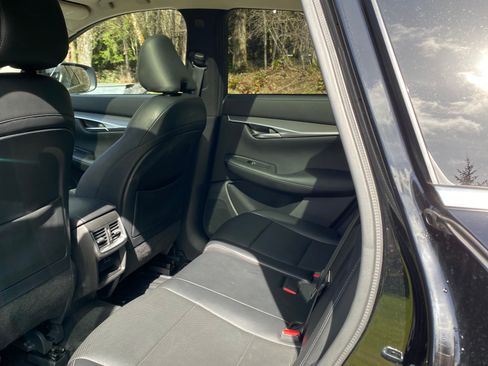 Used 2023 INFINITI QX50 Luxe image 10