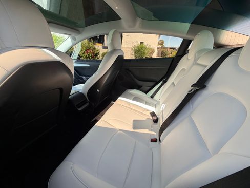 Used 2021 Tesla Model 3 Standard Range Plus image 13