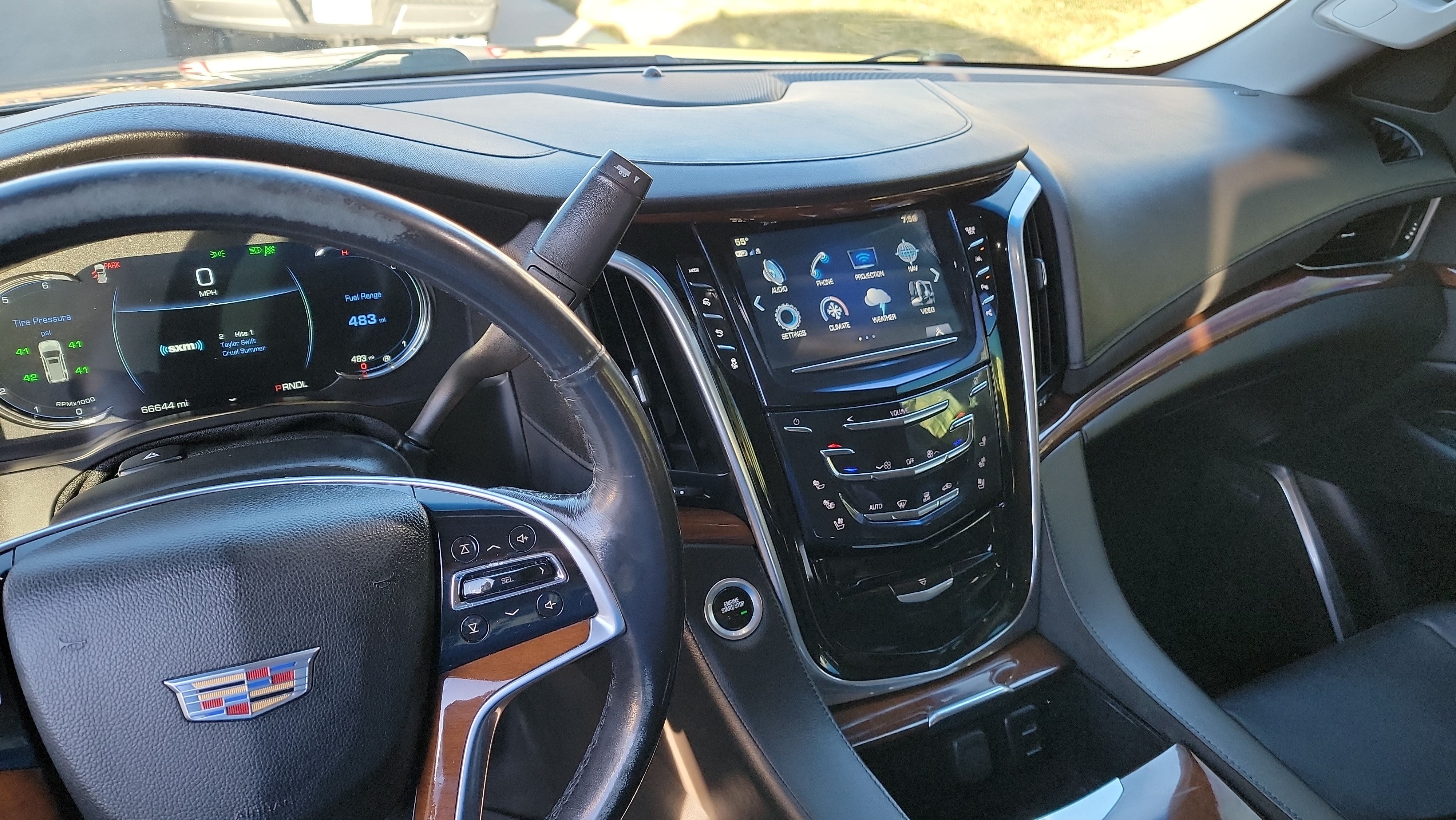 Used 2018 Cadillac Escalade Luxury w/ LPO, Radiant Package AWD/4WD image 6