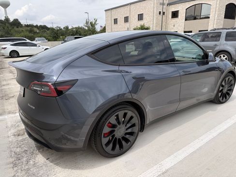 Used 2023 Tesla Model Y Performance AWD/4WD image 6