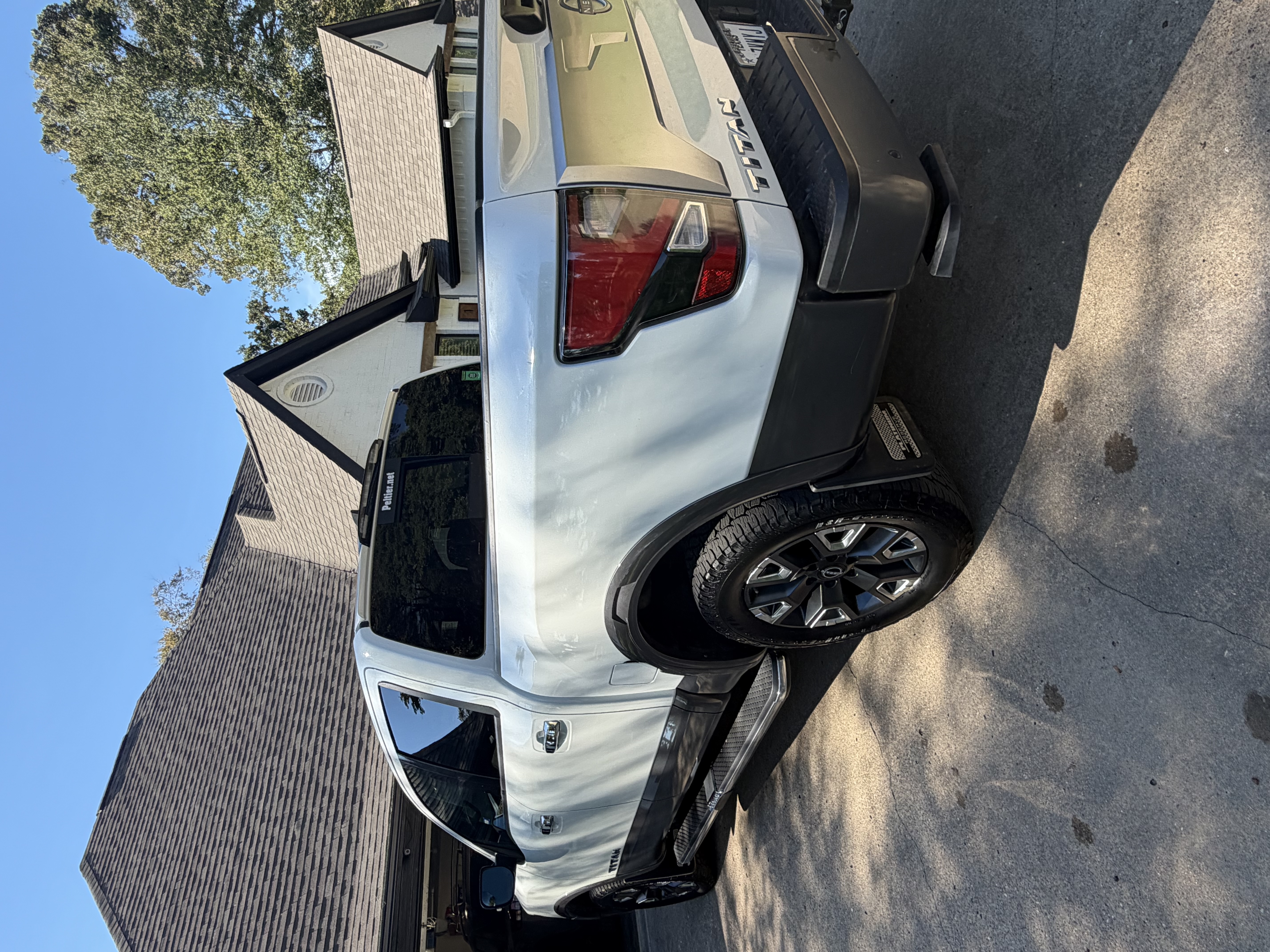 Used 2024 Nissan Titan Platinum Reserve w/ Moonroof Package AWD/4WD image 16