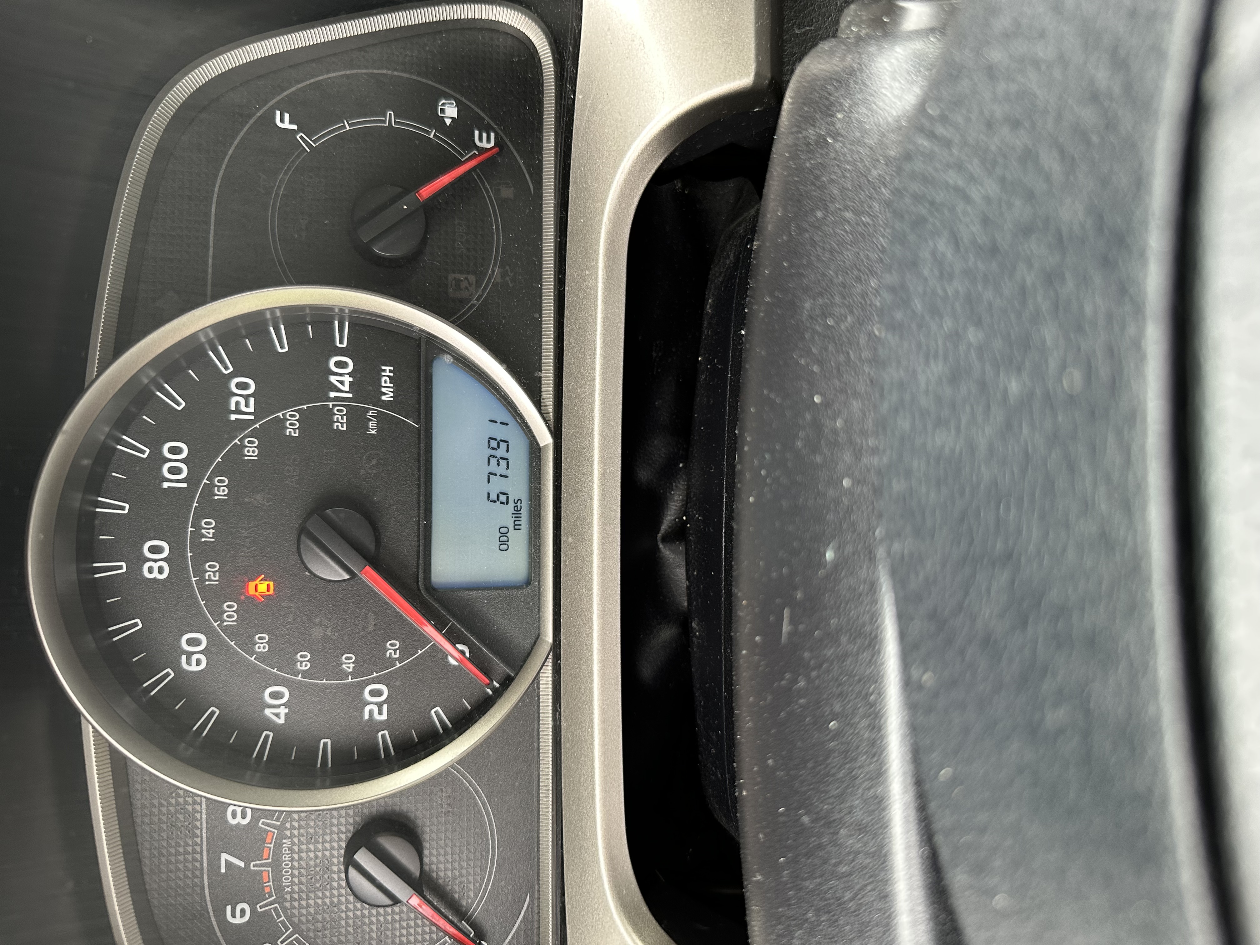 Used 2013 Toyota RAV4 LE AWD/4WD image 4