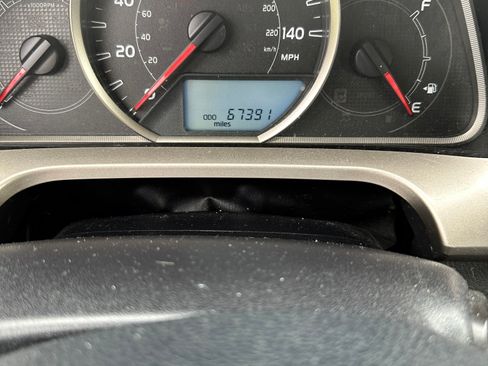 Used 2013 Toyota RAV4 LE AWD/4WD image 4