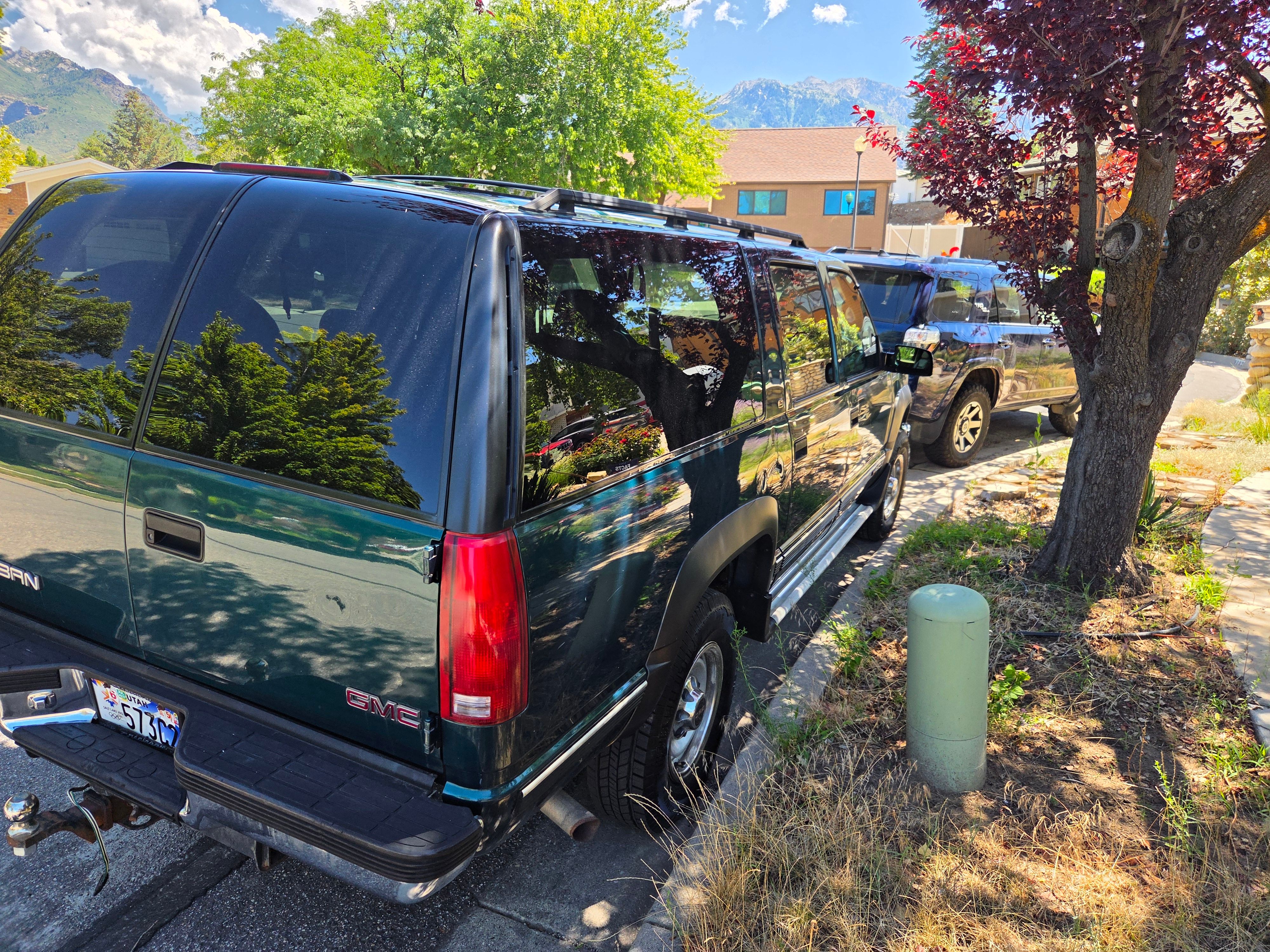 Used 1998 GMC Suburban 2500 w/ Marketing Opt Pkg 3 AWD/4WD image 11