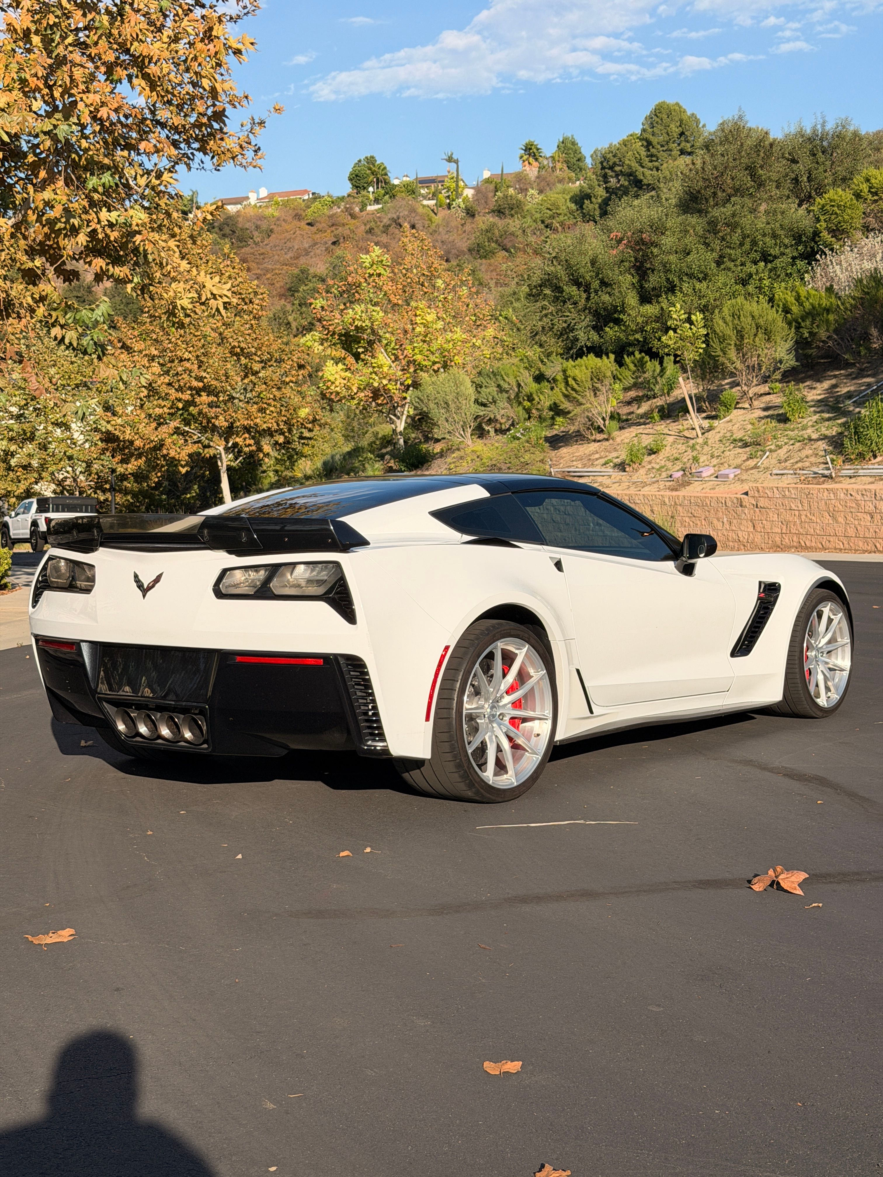 Used 2015 Chevrolet Corvette Z06 w/ 3LZ Preferred Equipment Group RWD image 6