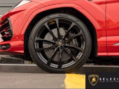 Used 2020 Lamborghini Urus image 4