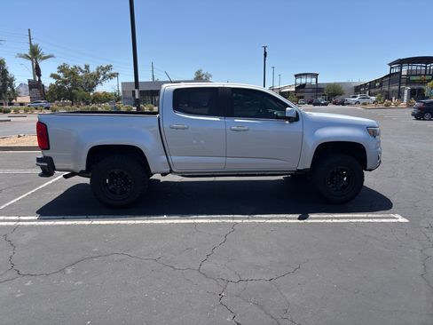 Used 2019 Chevrolet Colorado LT w/ LT Convenience Package image 4