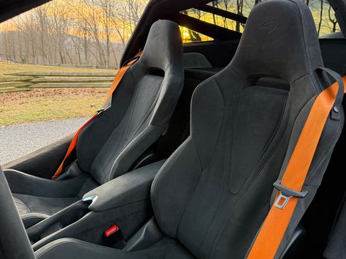 Used 2018 McLaren 720S Performance image 16