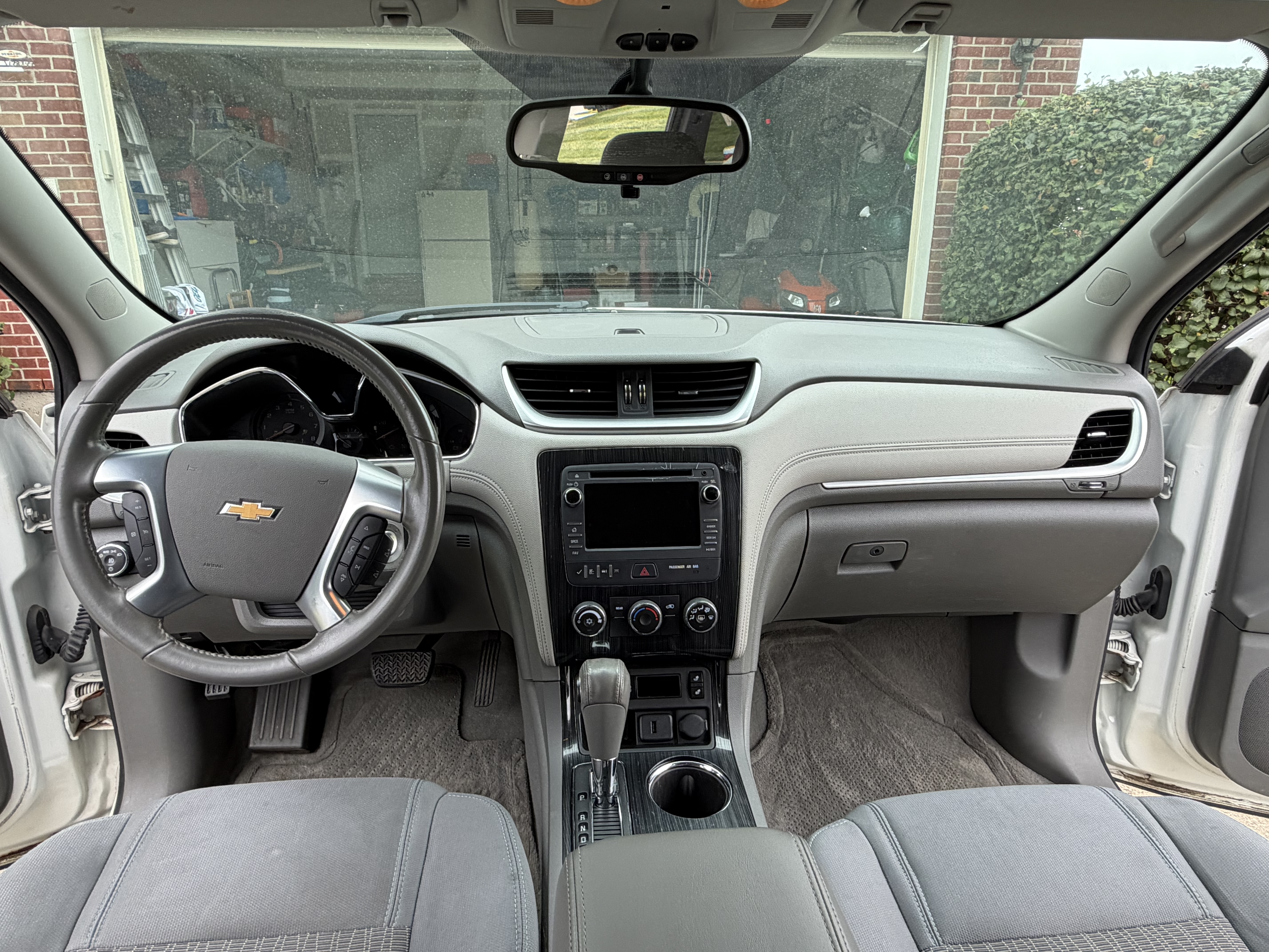 Used 2015 Chevrolet Traverse LT w/ Style and Technology Package FWD image 25