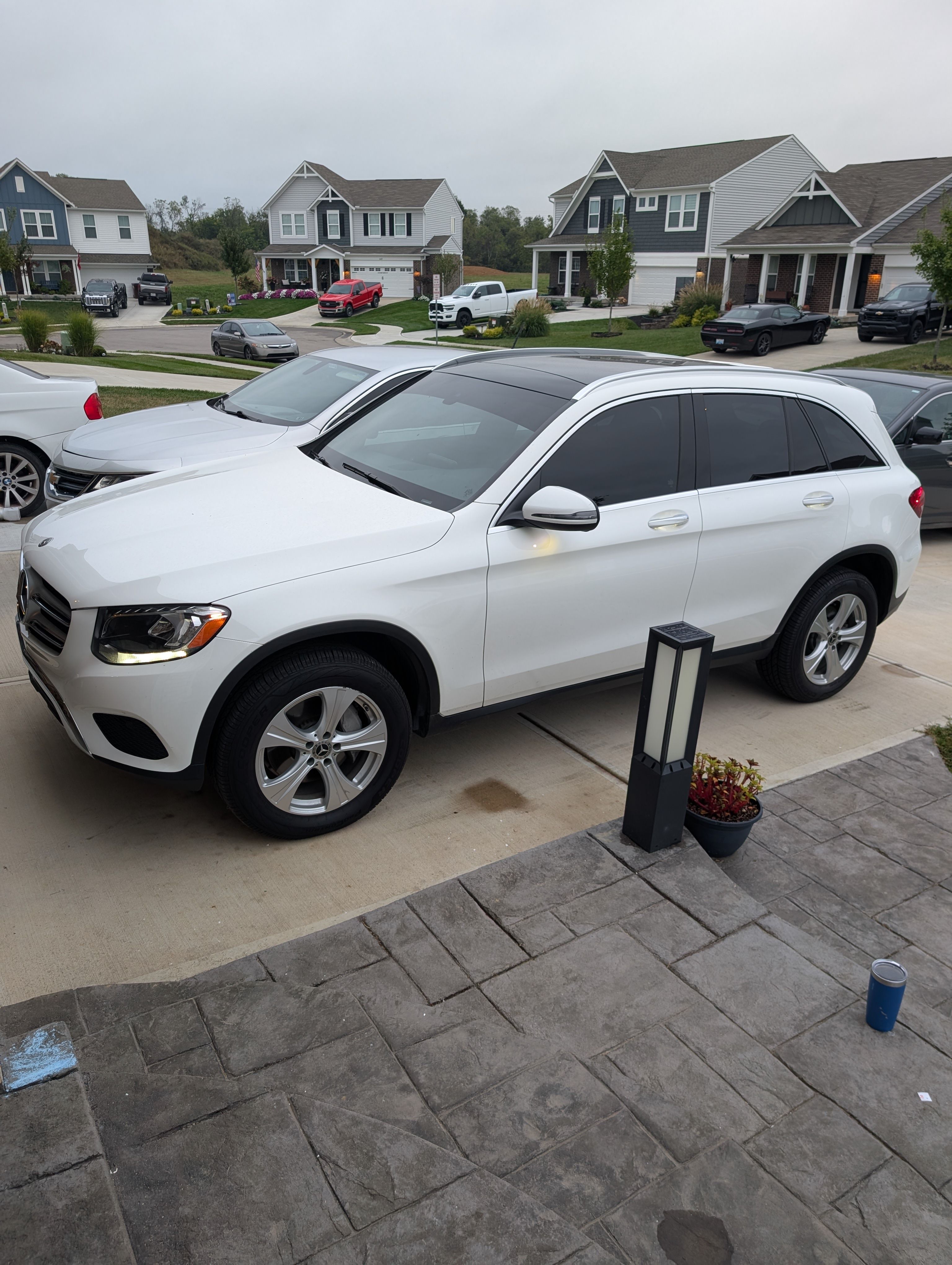 Used 2018 Mercedes-Benz GLC 300 4MATIC image 4