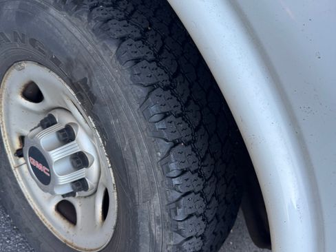 Used 2011 GMC Savana 2500 image 16