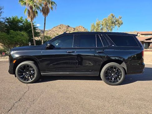 Used 2022 Cadillac Escalade Sport Platinum w/ LPO, ONYX Package image 15