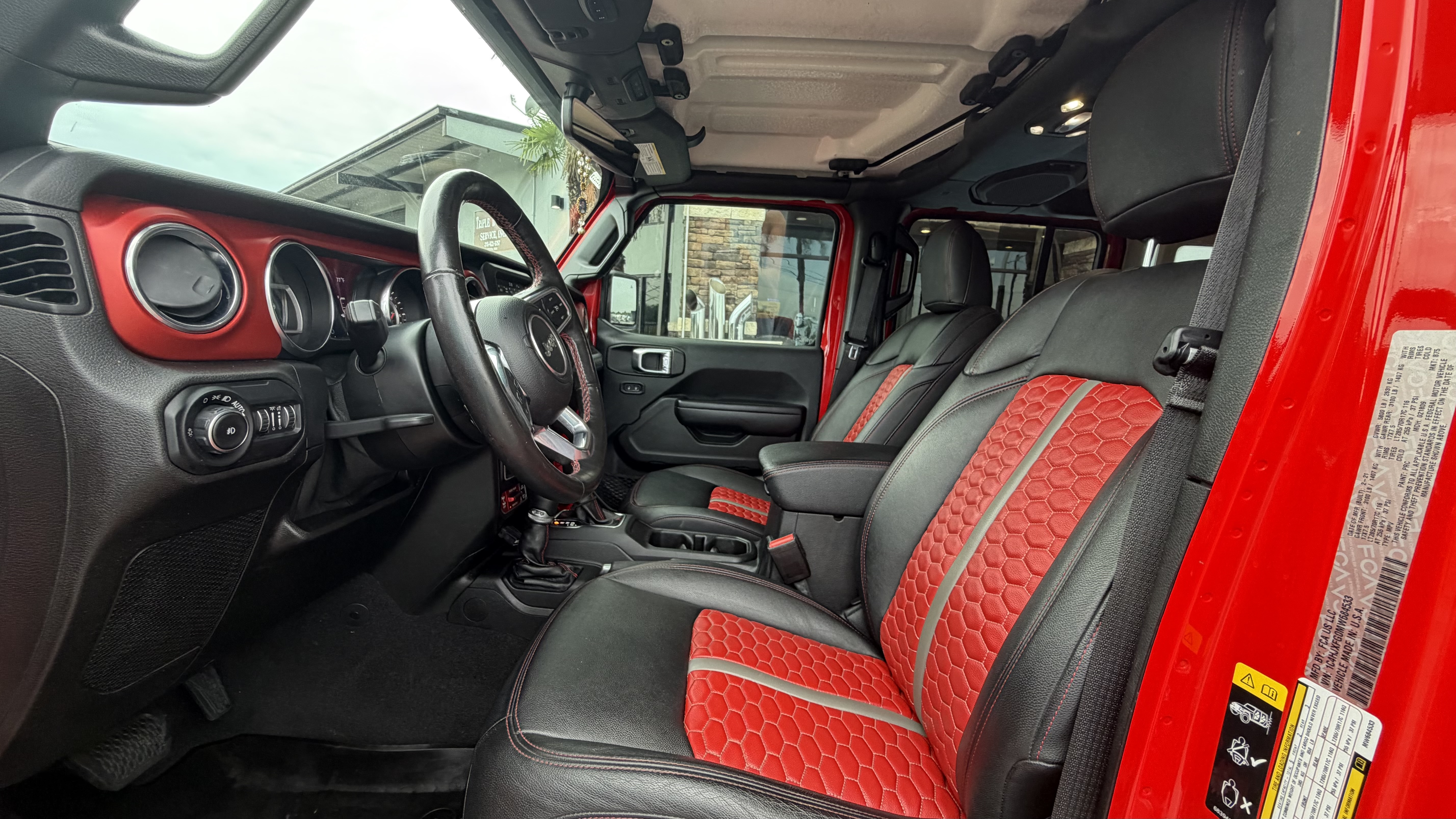Used 2021 Jeep Wrangler Unlimited Rubicon AWD/4WD image 8