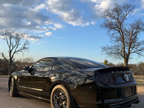 Used 2013 Ford Mustang Shelby GT500 image 2