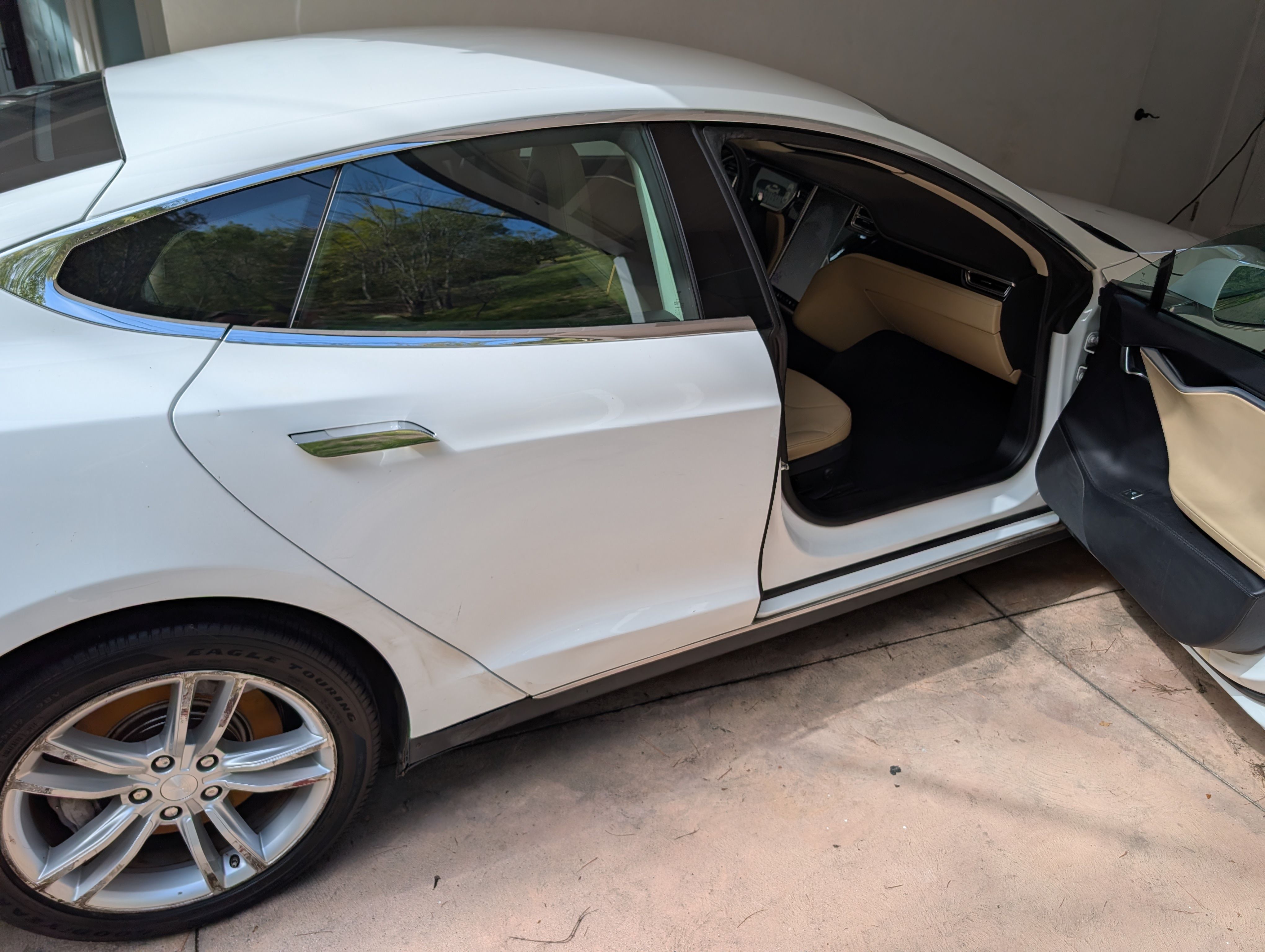 Used 2013 Tesla Model S RWD image 2